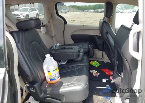 2018 Chrysler Pacifica Touring L z USA, uszkodzony, nr VIN 2C4RC1BG8JR128864